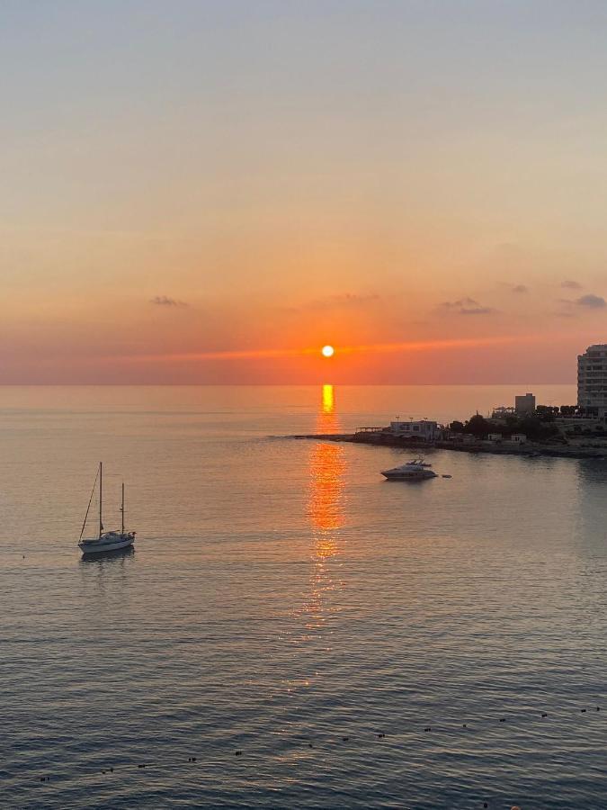 F2 - Lovely Two Bedrooms Flat Sea View, St Julians Saint Julian's Екстер'єр фото